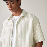 Manfinity UrbanChill Conjunto De Camisa Y Pantalones Cortos Informales Tejidos De Rayas De Manga Corta Para Hombres