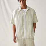 Manfinity UrbanChill Conjunto De Camisa Y Pantalones Cortos Informales Tejidos De Rayas De Manga Corta Para Hombres