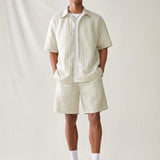 Manfinity UrbanChill Conjunto De Camisa Y Pantalones Cortos Informales Tejidos De Rayas De Manga Corta Para Hombres