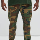 Pantalón Ruthless Embroidered Stacked Skinny Cargo Flare - Camuflaje