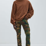 Pantalón Ruthless Embroidered Stacked Skinny Cargo Flare - Camuflaje