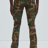 Pantalón Ruthless Embroidered Stacked Skinny Cargo Flare - Camuflaje