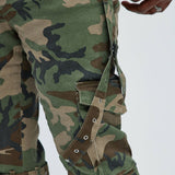 Pantalón Apilado De Pierna Ancha With The Straps Camo - Camuflaje