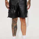Shorts Stunttin' On These Faux Leather Cargo - Negro