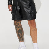 Shorts Stunttin' On These Faux Leather Cargo - Negro