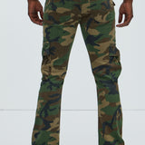 Pantalón Ajustado Y Acampanado Pick Me Up Cargo - Camuflaje
