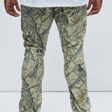 Pantalón Apilado De Pierna Ancha Go Out Frayed - Camuflaje