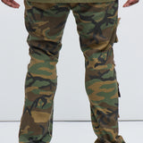 Pantalón Ajustado Y Acampanado Let's Go Fray Cargo - Camuflaje