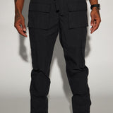 Pantalones cargo negros con broches de nailon texturizado Lagos.