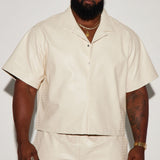 Camisa Abotonada Gotta Run Faux Croc Leather Cropped - Crema