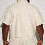 Camisa Abotonada Gotta Run Faux Croc Leather Cropped - Crema