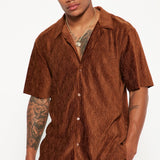 Camisa cubana de manga corta y textura ondulada - chocolate