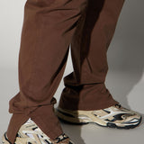 Pantalones entallados Mac Slim con abertura en el dobladillo - Marrón