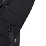 Manfinity EMRG Hombres Pantalones sueltos de carga con bolsillo de solapa, detalle de hebilla, cintura con cordon y largo largo, color negro liso, ideal para salir o musicos de rap