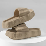 Zapatillas gruesas para hombres para interiores / exteriores para el verano, chanclas de bano antideslizantes de EVA para caminar al aire libre