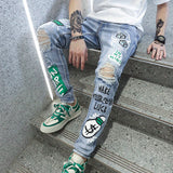 Manfinity EMRG Hombres Jeans con estampado de slogan desgarro crudo