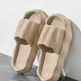 Zapatillas gruesas para hombres para interiores / exteriores para el verano, chanclas de bano antideslizantes de EVA para caminar al aire libre