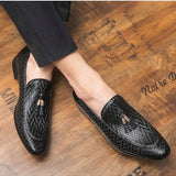 Nuevos Mocasines Para Hombre, Zapatos Formales De Negocios, Zapatos Casuales De Estilo Britanico, Zapatos De Moda, Diseno De Borlas Con Flecos En Forma De V, Zapatos Bajos Tipo Slip-on, Zapatos Individuales De Moda, Adecuados Para Fiestas Y Bailes