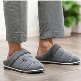 espuma de memoria Zapatillas para casa de cuadros mullido invierno Zapatos de interior felpa calida antideslizante talla grande Zapatillas de casa masculino moda gris