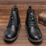 Botas de trabajo retro para hombres con punta redonda, tacon grueso, base de color dual, parche de goma en el empeine y suela de remiendo AL633