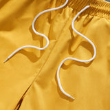 Manfinity Hypemode Conjunto De Pantalones Cortos Solidos De Cintura Con Cordon De Color Y Camiseta Con Eslogan De Oso Para Hombres