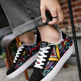 Hombres Zapatos casuales para skateboard comodos de lona con cordones, diseno de graffiti colorido y moderno