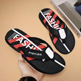 NEW Un par de sandalias tipo slip-on para hombres para vestir en la playa en verano, pantuflas casuales personalizadas con diseno antideslizante para uso fashion al aire libre.