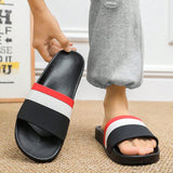 Zapatillas de estilo nuevo y de moda para hombres con suela gruesa, adecuadas para uso interior y exterior. Antideslizante para duchas y playas. Diseno universal de una correa.