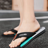 Zapatillas planas para hombre con correa tejida de color puro simple, clip de punta y suela gruesa