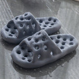 Zapatillas de bano para hombres, suela gruesa de verano, para interiores de pareja, huecas, transpirables, de secado rapido, antideslizantes para ducha, enfriadoras