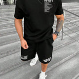 Manfinity Homme Juego de dos piezas de camiseta de manga corta y pantalones cortos de punto para hombre en negro