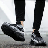 Zapatos de verano para hombres 2024, zapatillas versatiles con suela gruesa transpirable y elastica para poner sin cordones, tambien pueden utilizarse como zapatos tipo calcetin