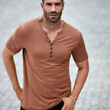 NEW Manfinity Homme Camiseta de verano para hombre con ajuste delgado, cuello en V y decoracion de botones en el escote