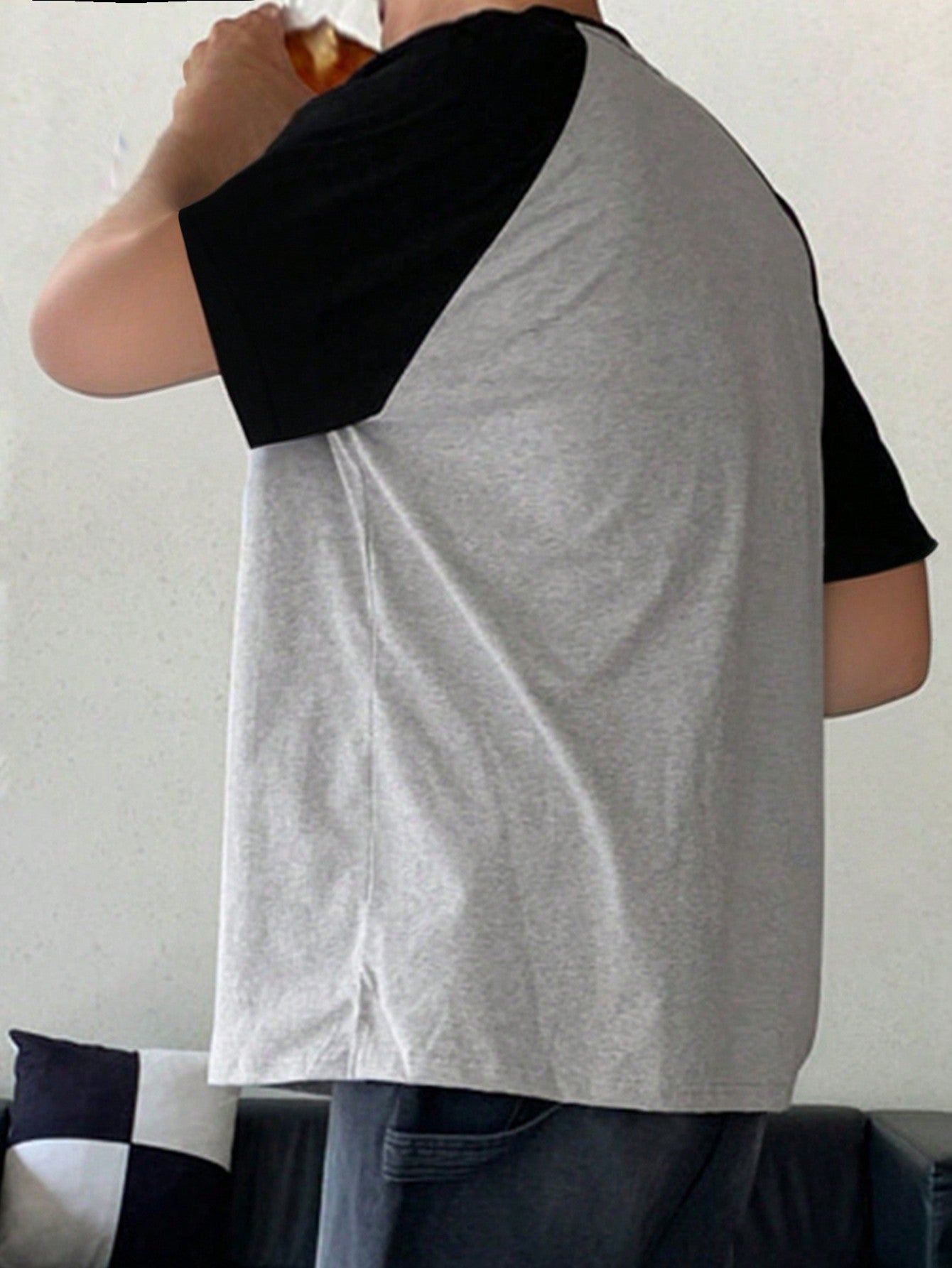 1733998010cba0e007796c5face572849e02989792.jpg